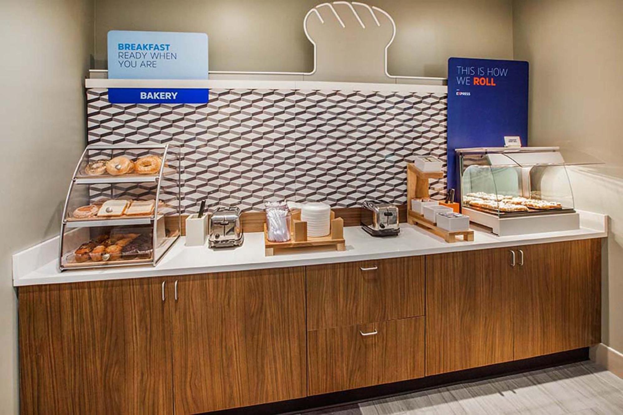 Holiday Inn Express & Suites Colorado Springs-Airport By Ihg Экстерьер фото