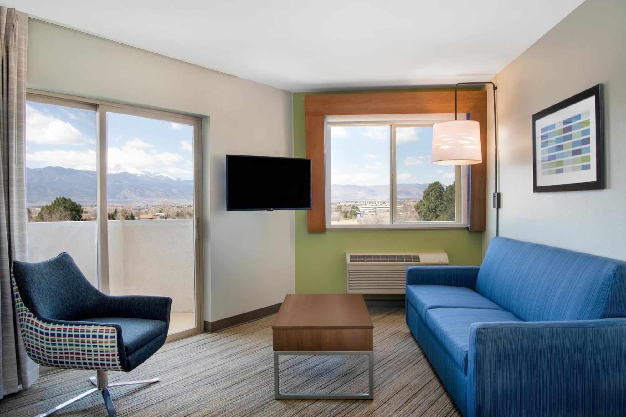 Holiday Inn Express & Suites Colorado Springs-Airport By Ihg Экстерьер фото