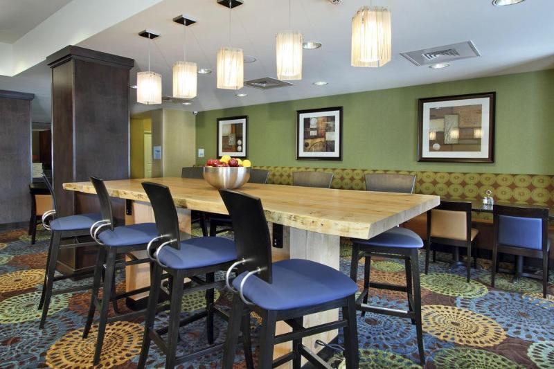 Holiday Inn Express & Suites Colorado Springs-Airport By Ihg Экстерьер фото